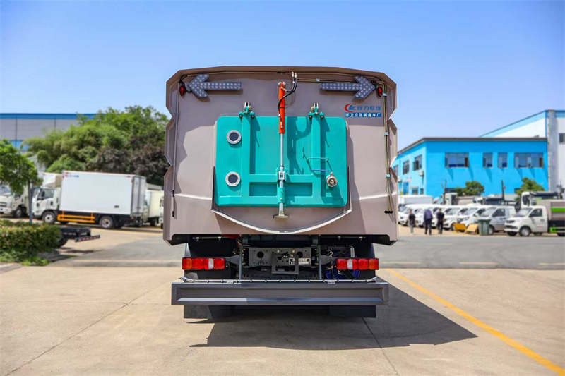 湖北程力重汽濰柴240馬力mate洗掃車（16方）